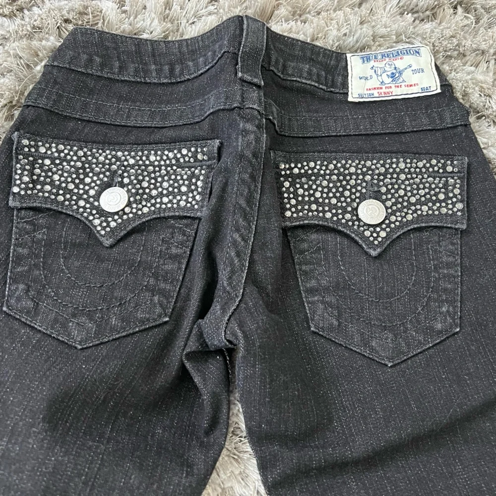 True Religion Skinny Low Rise Jeans – Size 24 – Black w/ Swarovski Rhinestones - Picture 6 of 12
